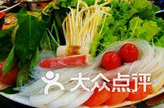 人民公园吃瓜,街头巷尾的夏日清凉社交场