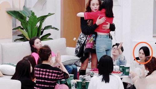 信阳小姐姐吃瓜,信阳小姐姐的瓜田奇遇记